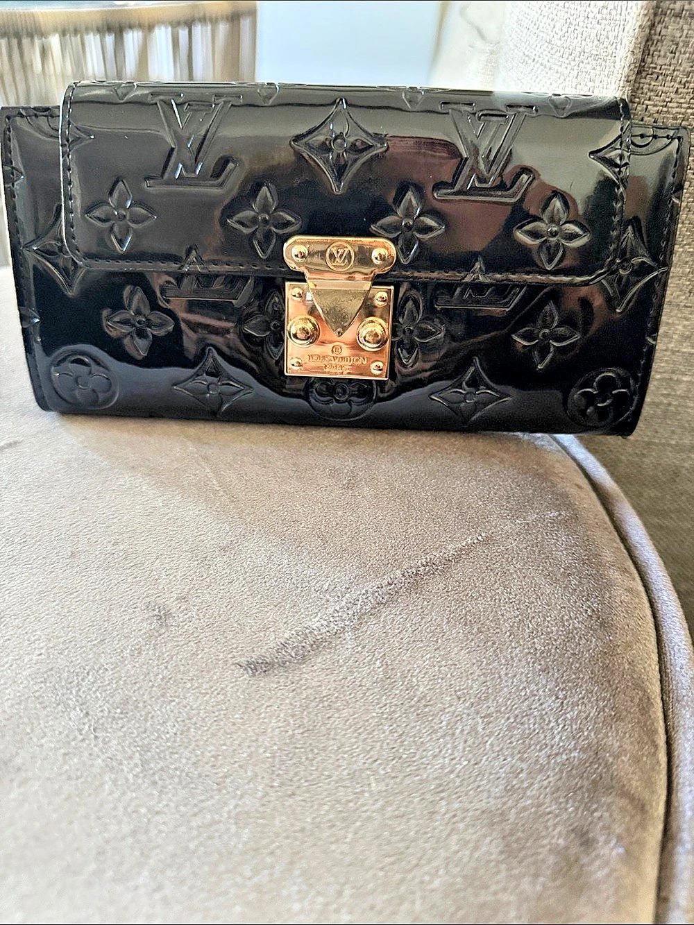 New Louis Vuitton Vernis Patent Leather Embossed Clutch Wallet Black Gold